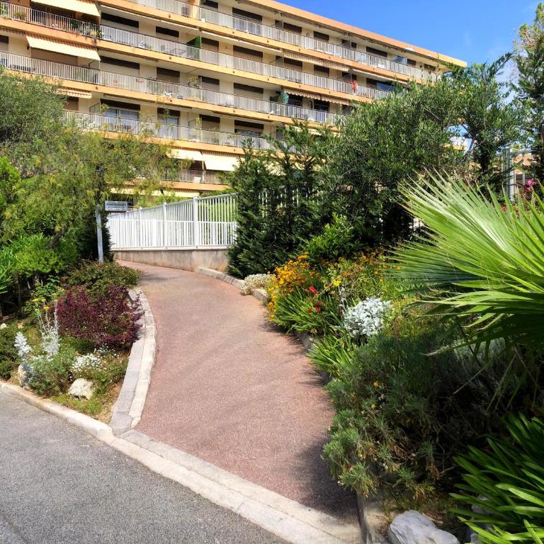 Oasis Méditerranéen Piscine & Parking Calme absolu - Studio - 8