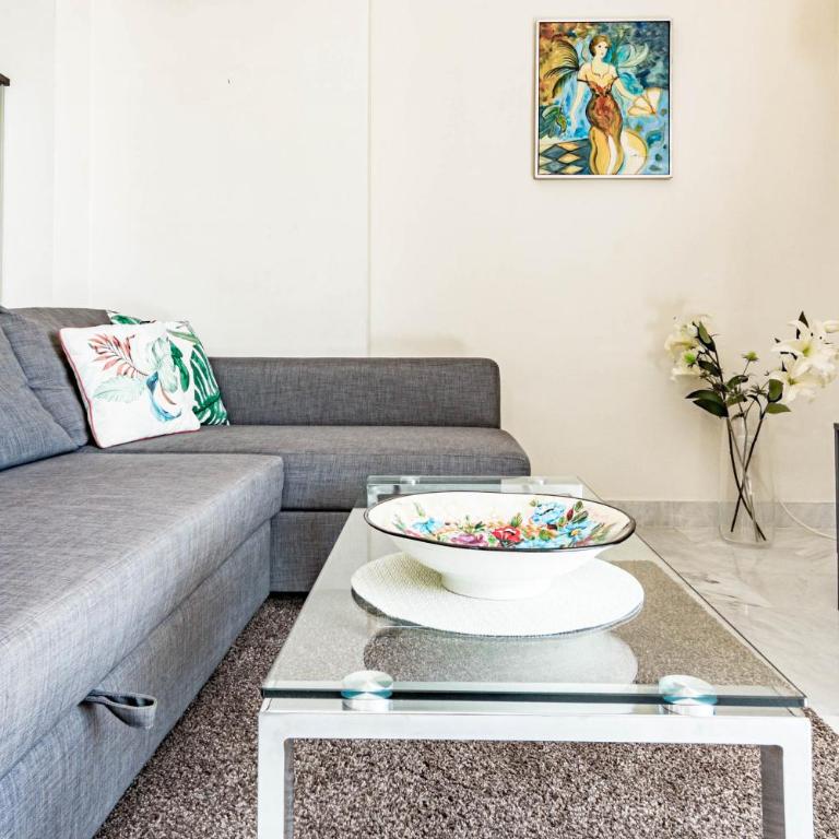 Spacious 2 Bedroom Apartment in Puerto Banus with a Private Terrace and Mountain Views - Deluxe Apartment - 42
