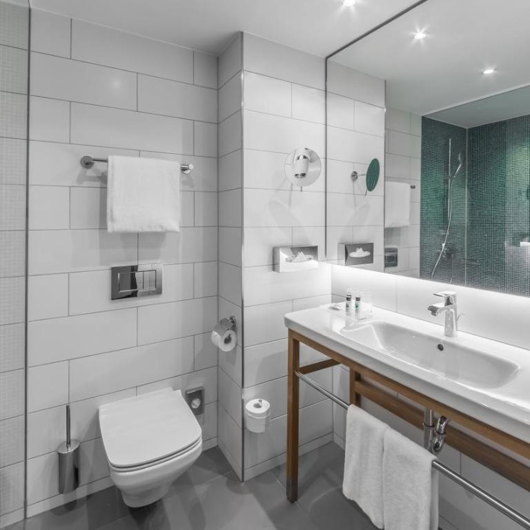 Holiday Inn Munich - Leuchtenbergring by IHG - Suite Executive - Cama extragrande - 3