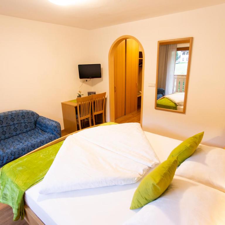 Almhotel Bergerhof - Doppelzimmer mit Balkon - 4