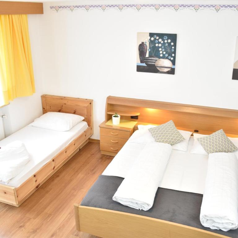 Almhotel Bergerhof - Dreibettzimmer mit Balkon - 4