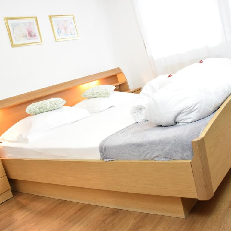 Almhotel Bergerhof - Doppelzimmer mit Balkon - 8