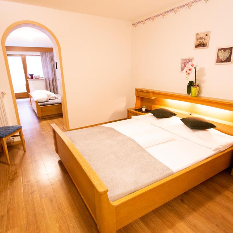 Almhotel Bergerhof - Familienzimmer mit Balkon - 4
