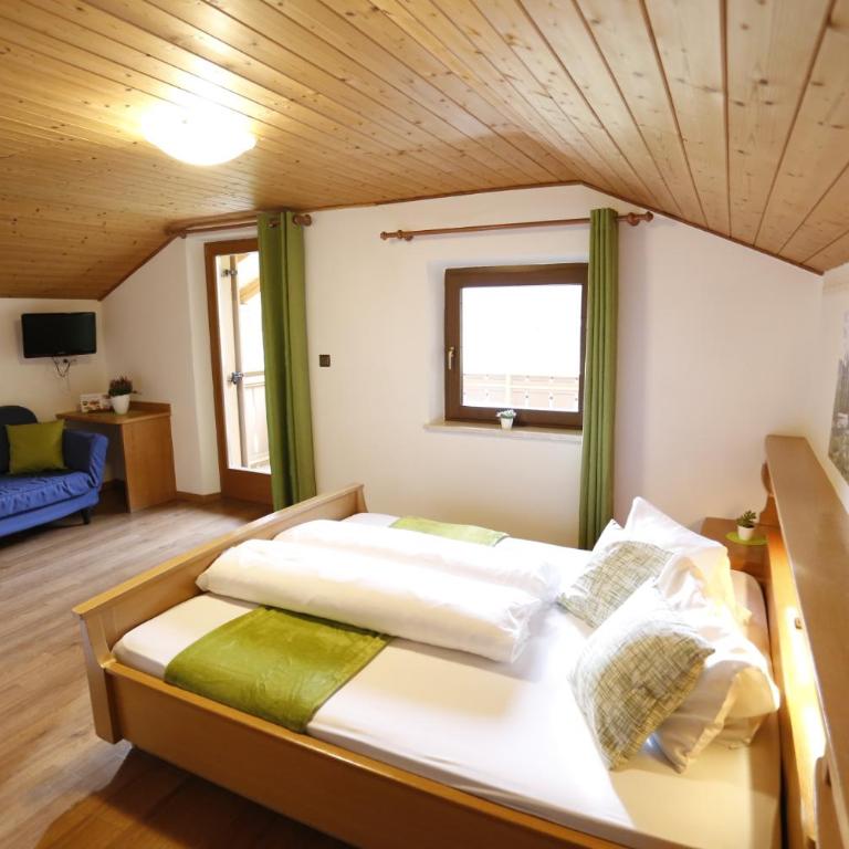 Almhotel Bergerhof - Doppelzimmer mit Balkon - 10