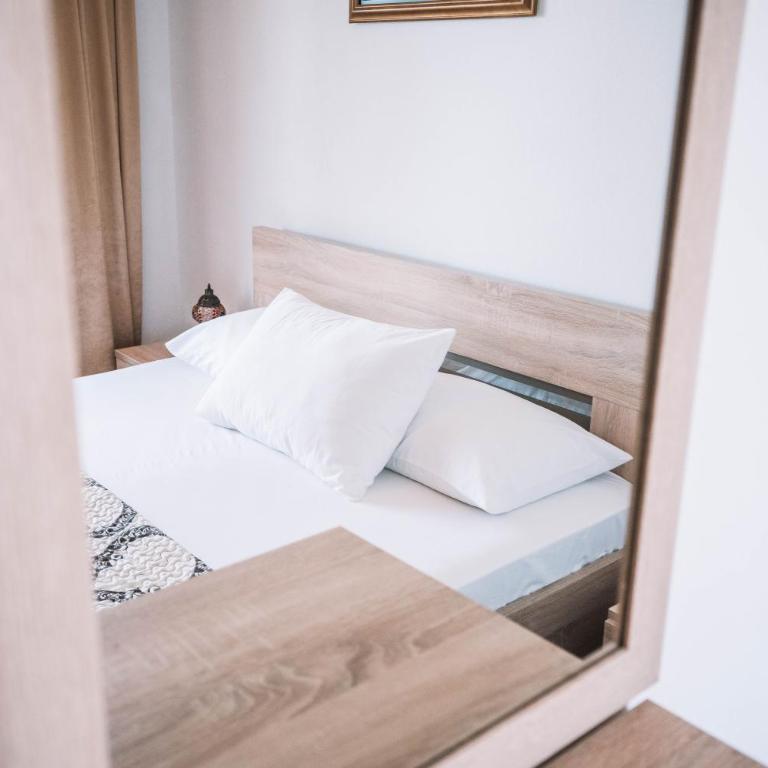 Bivalvia Apartments - Two-Bedroom Apartment with Balcony and Sea View - 5