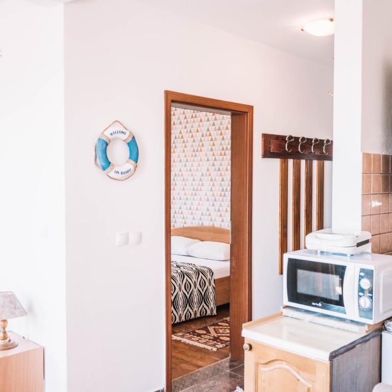 Bivalvia Apartments - One-Bedroom Apartment with Balcony and Sea View - 9