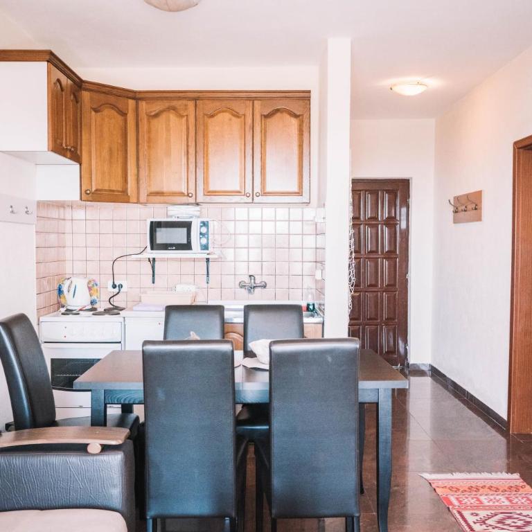 Bivalvia Apartments - Two-Bedroom Apartment with Balcony and Sea View - 8
