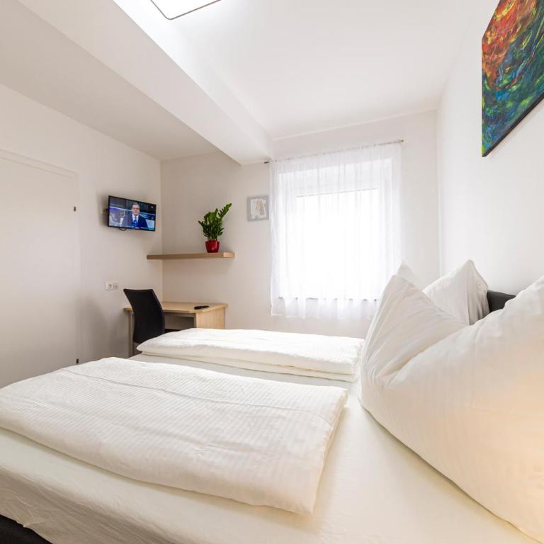Zeltweg-Rooms - Double Room with Private Bathroom - 5