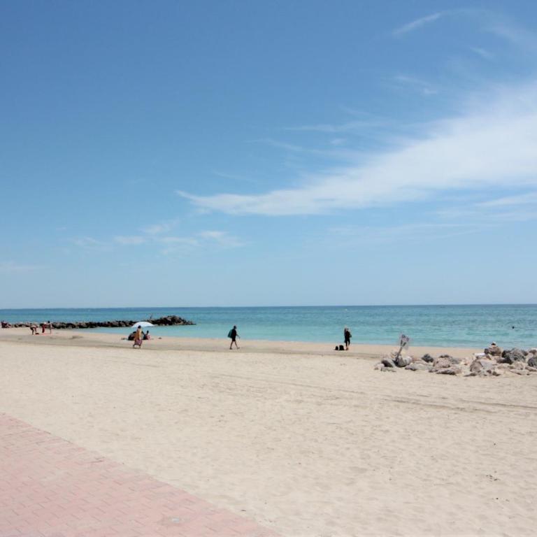 Studio climatisé tout confort à 2 pas de la mer avec parking privé - Appartement 1 Chambre - 10