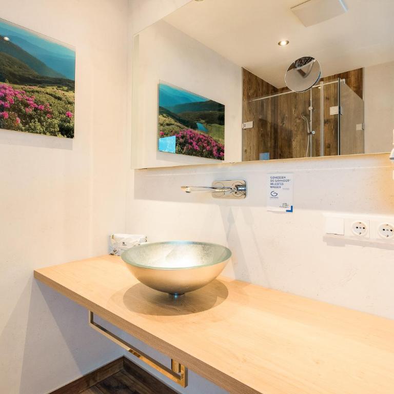 Gästehaus Hornegger - Doppelzimmer mit Balkon - 5