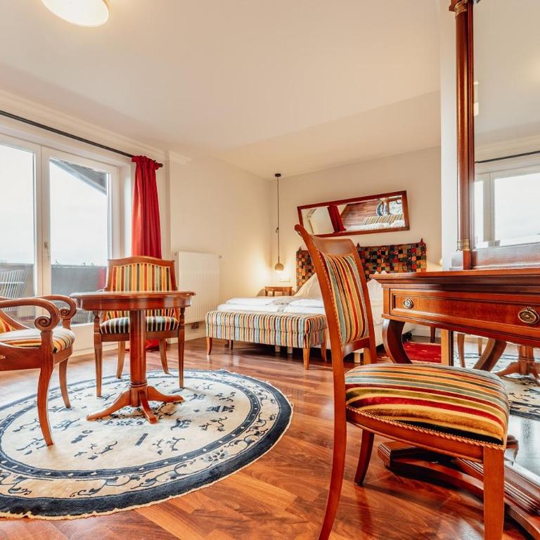 Hotel Bruggwirt - Deluxe Zimmer für 3 Personen - 1