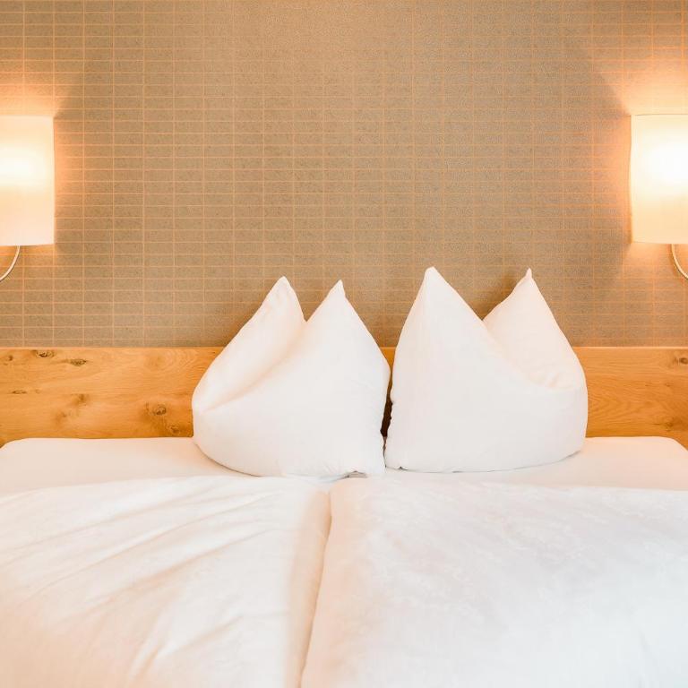 Gästehaus Hornegger - Doppelzimmer mit Balkon - 3