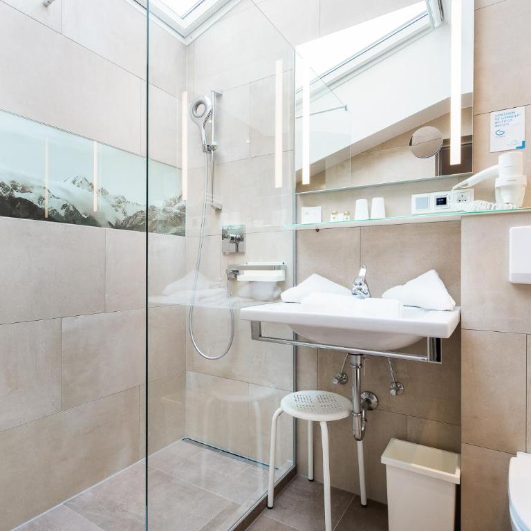 Gästehaus Hornegger - Doppelzimmer mit Balkon - 1