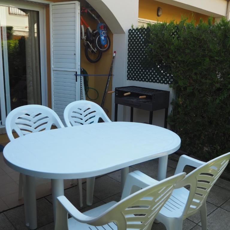 Casa en l'Estartit, piscina, jardín comunitario - Three-Bedroom House - 14