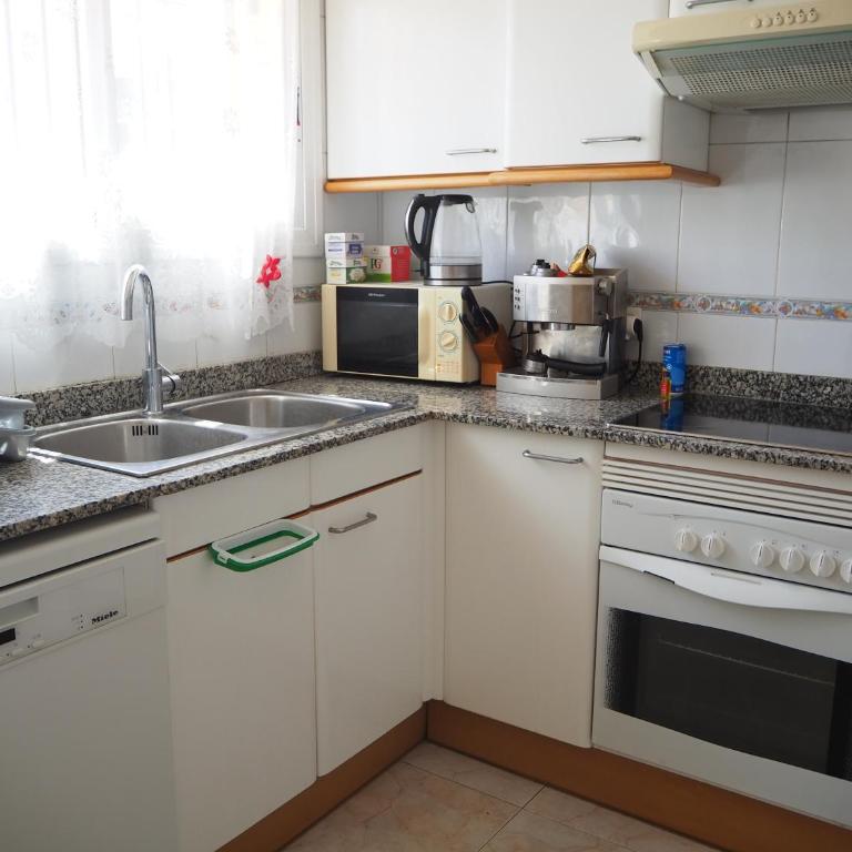 Casa en l'Estartit, piscina, jardín comunitario - Three-Bedroom House - 6