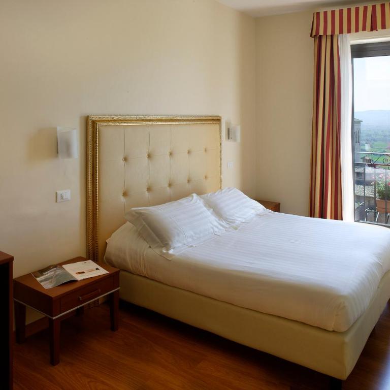 Giotto Hotel & Spa - Camera Tripla Standard con Vista Valle - 3