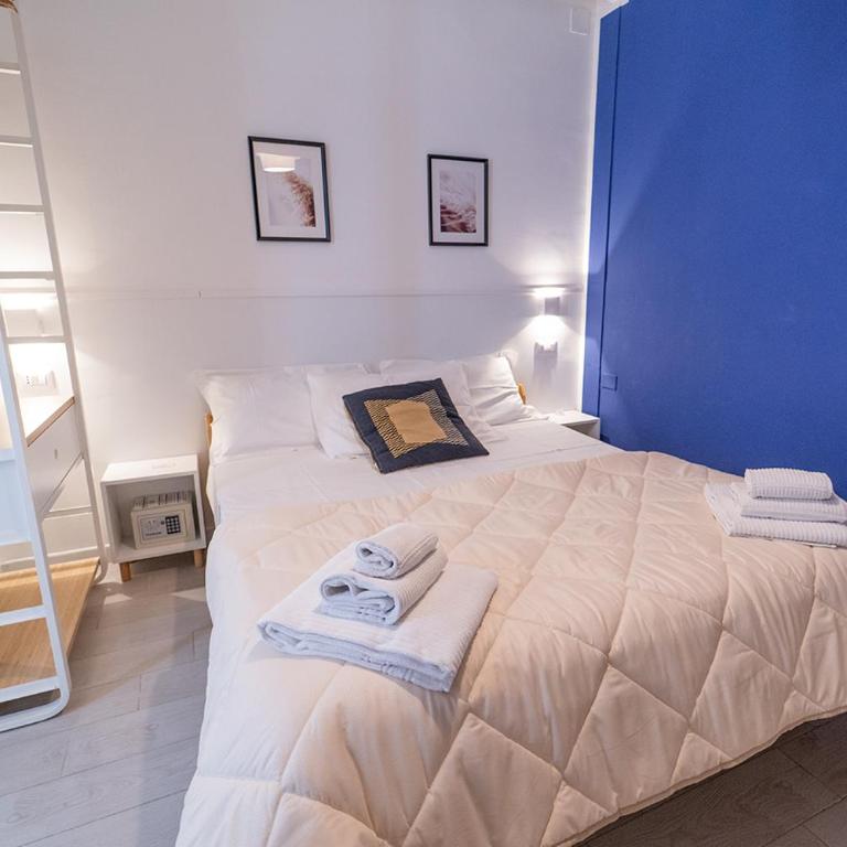 P.C. Boutique H. Vesuvius, Napoli Centro, by ClaPa Group - Camera Matrimoniale con Vista Mare - 12