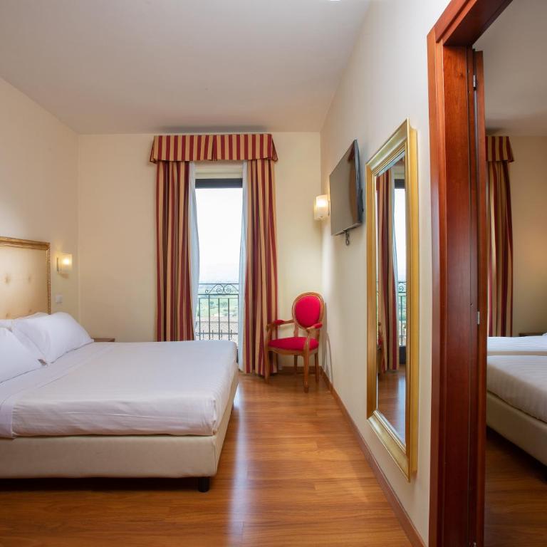Giotto Hotel & Spa - Camera Quadrupla Standard con Vista sulla Valle - 3