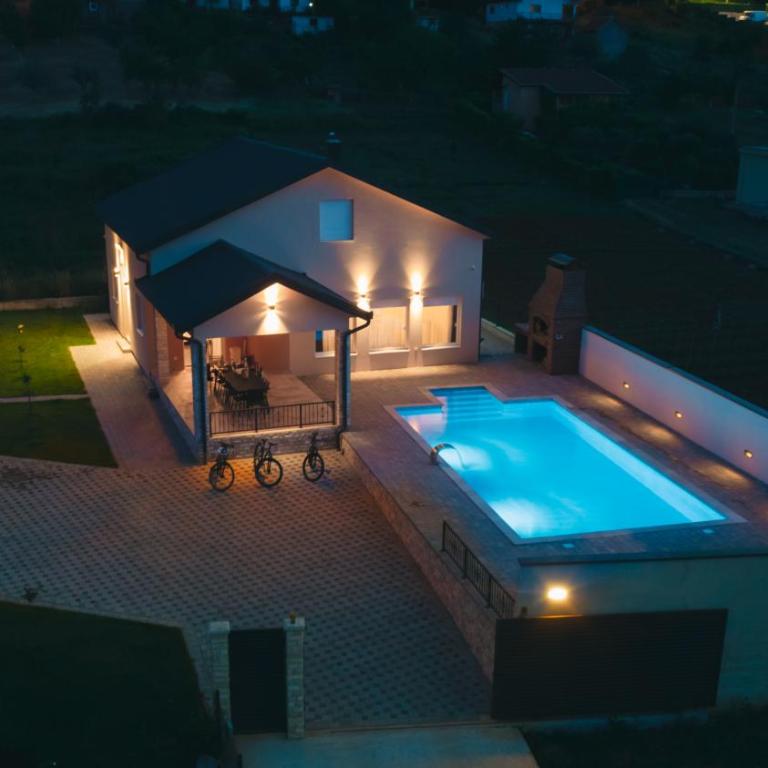 Villa Lila - Three-Bedroom Villa - 56