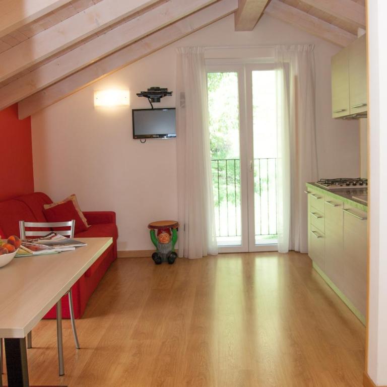 Residence CaFelicita - Apartments Lake View - Infinity Pool - Jacuzzi - Ampio Appartamento con 1 Camera da Letto e Vista Lago - 6