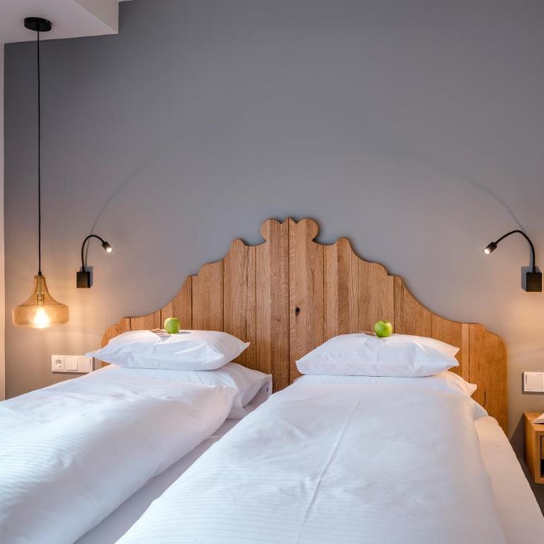 Hotel Stäfeli - Deluxe Doppelzimmer mit Balkon - 2