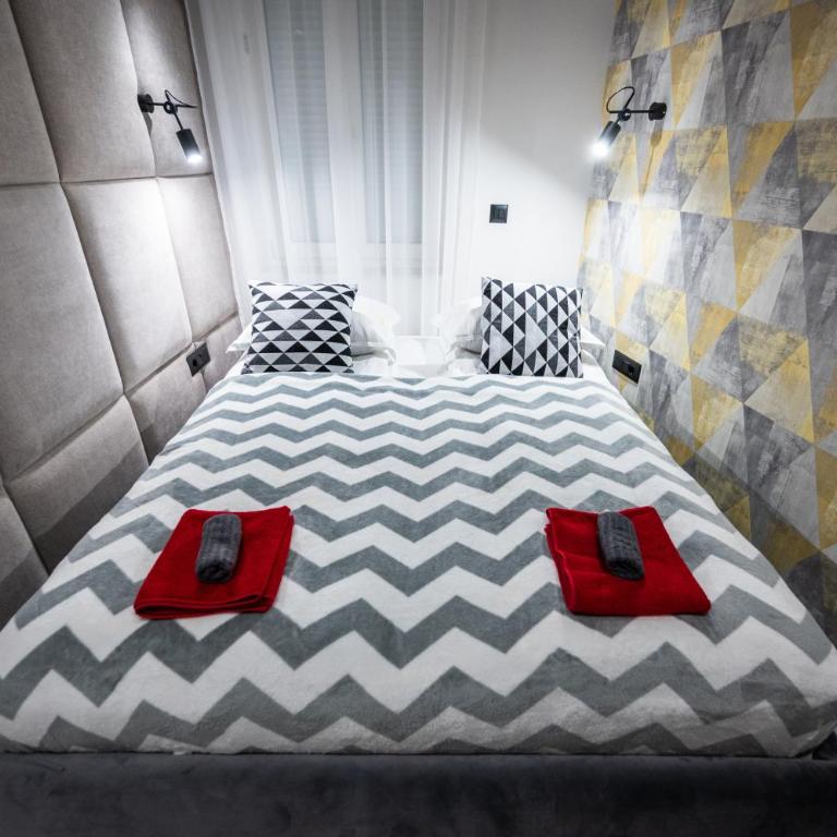 Old Town Design Apartments - Studio - 11