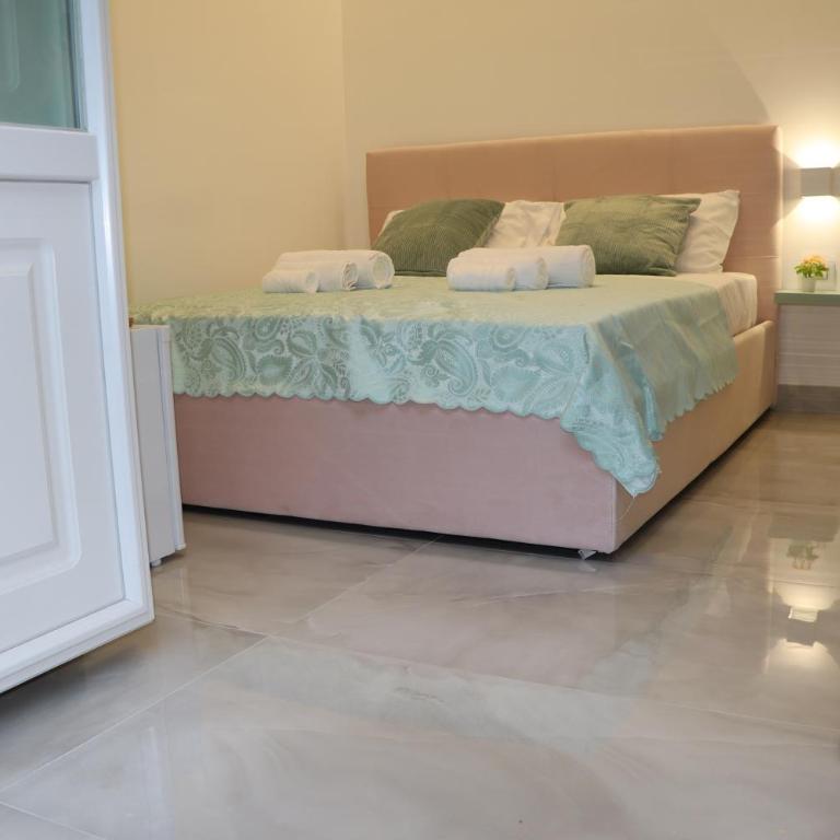 Barbaro Suite & Apartment - Camera Matrimoniale con Balcone - 4