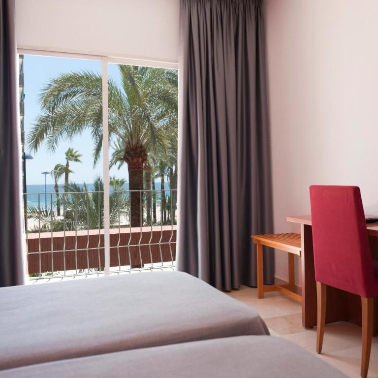 Hotel El Palmeral - Habitación Doble con vistas al jardín - 2 camas - 3