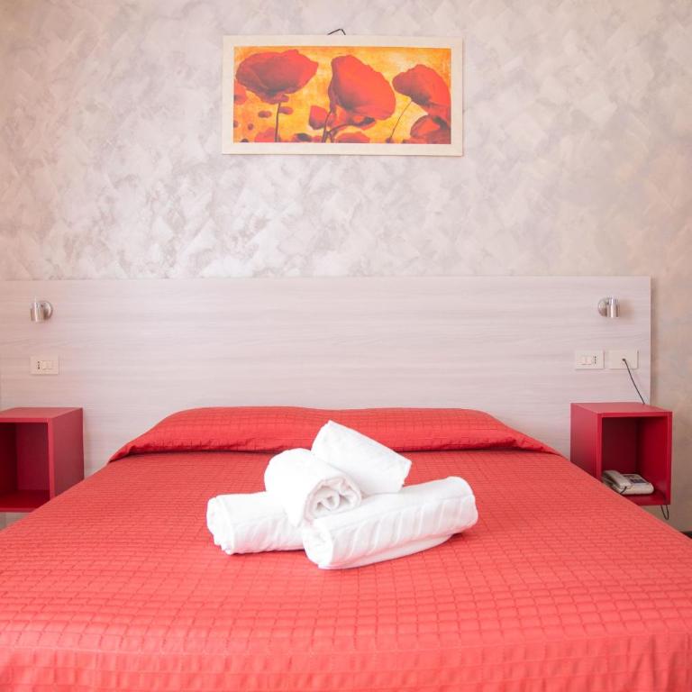 Hotel Laura - Camera Matrimoniale/Doppia con Letti Singoli - 8