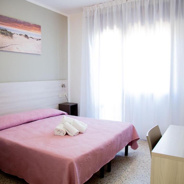 Hotel Laura - Camera Matrimoniale/Doppia con Letti Singoli - 11