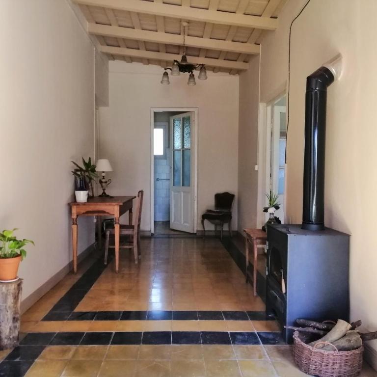 Los Pinos, cálida casa de campo en Tomas Jofre - Two-Bedroom House - 4