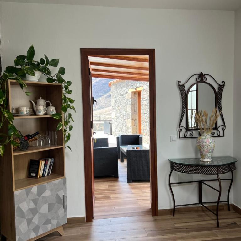 Casa rural con baño adaptado y piscina en Mogán - Apartamento de 2 dormitorios - 47