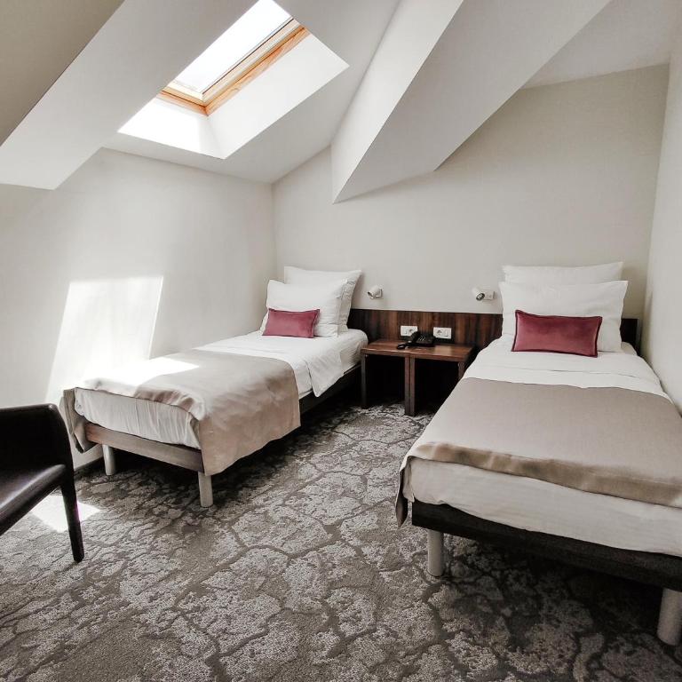 Hotel Pine - Two-Bedroom Suite with Terrace and Sea View - 5