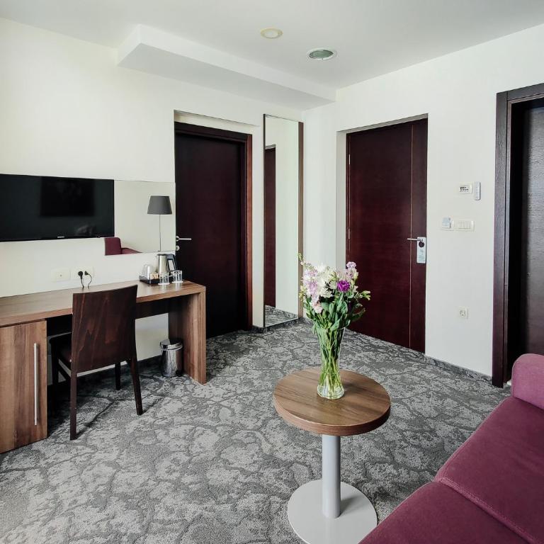 Hotel Pine - Suite with Terrace and Sea View - 4