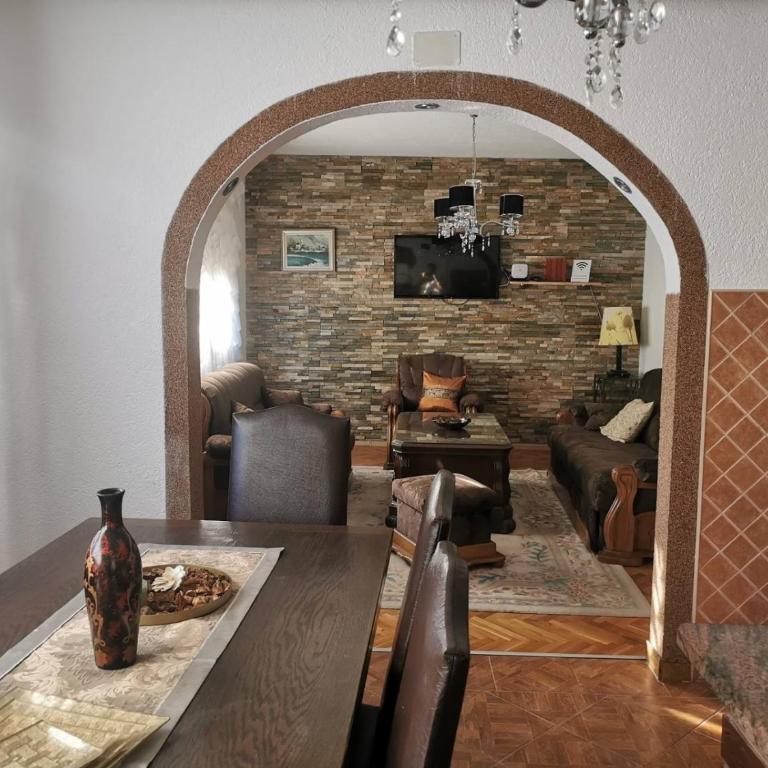 House Leyla - Three-Bedroom House - 12