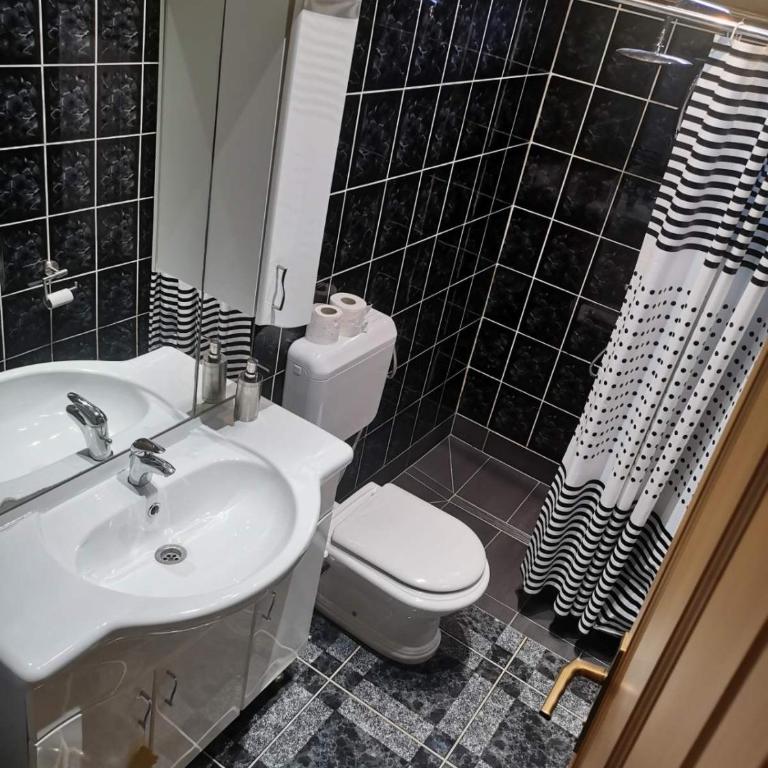 House Leyla - Three-Bedroom House - 23