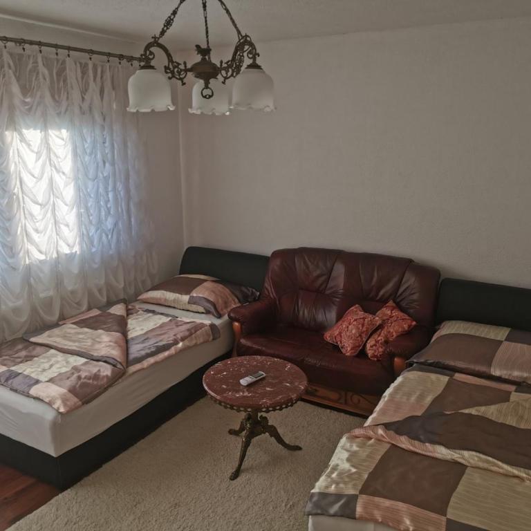 House Leyla - Three-Bedroom House - 15