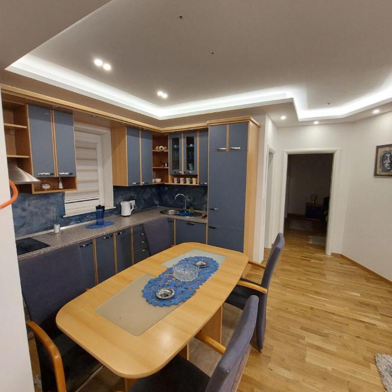 La Luna - FREE PRIVATE PARKING - One-Bedroom Apartment - 1