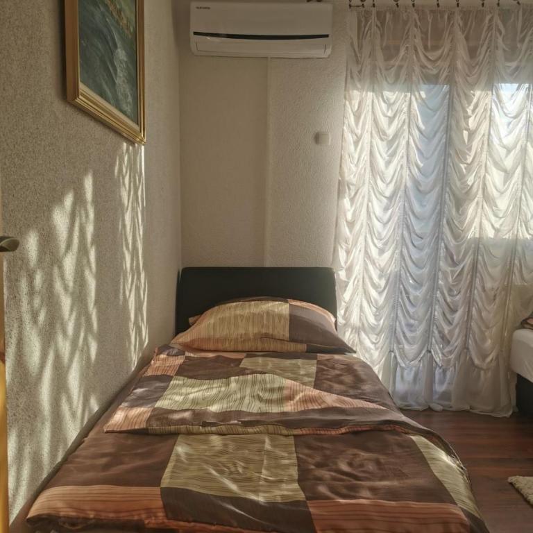 House Leyla - Three-Bedroom House - 14