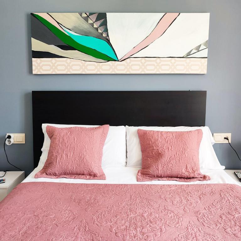 Flats Friends Plaza de la Reina - Quadruple Room with View - 16