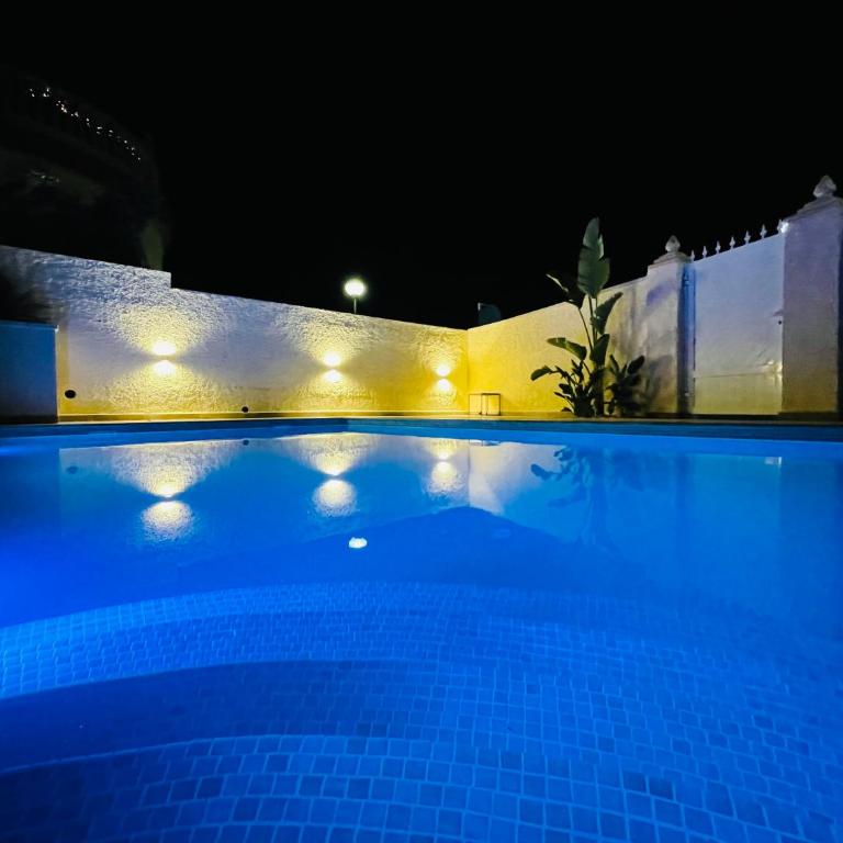 Casa Azure - Three-Bedroom House - 18