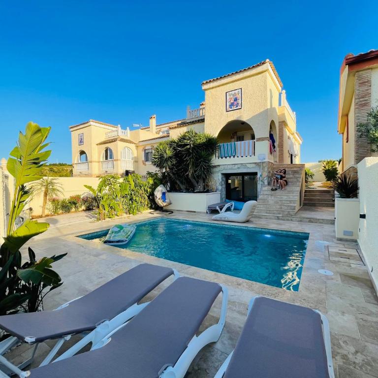 Casa Azure - Three-Bedroom House - 15