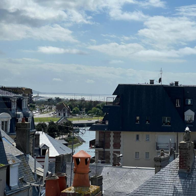 Le Cocooning T2 rénové et 5min à pied de la mer au cœur de Trouville - Apartamento - 4