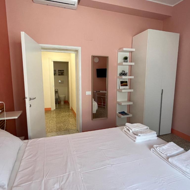 Bed and coffee Rooms Portoferraio - Camera Matrimoniale con Balcone - 9