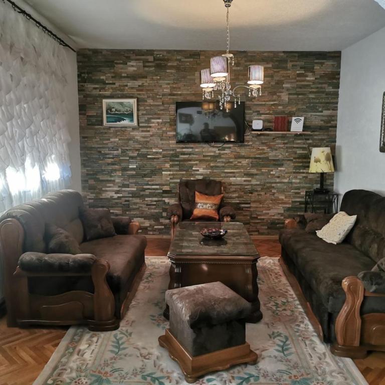 House Leyla - Three-Bedroom House - 13