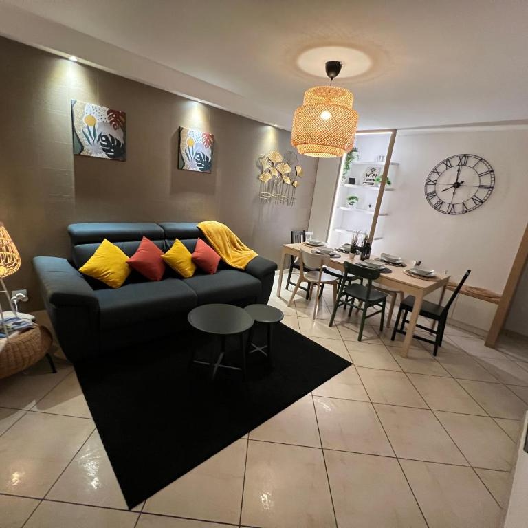 Duplex T3 Moderne au Metro - Clim & Parking Privé - Appartement 2 Chambres - 3