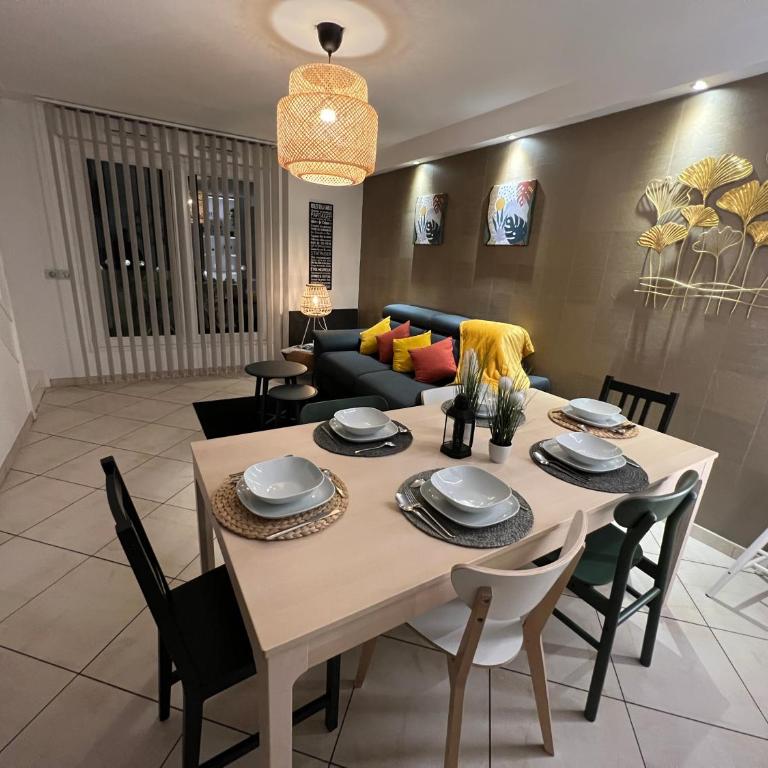 Duplex T3 Moderne au Metro - Clim & Parking Privé - Appartement 2 Chambres - 4