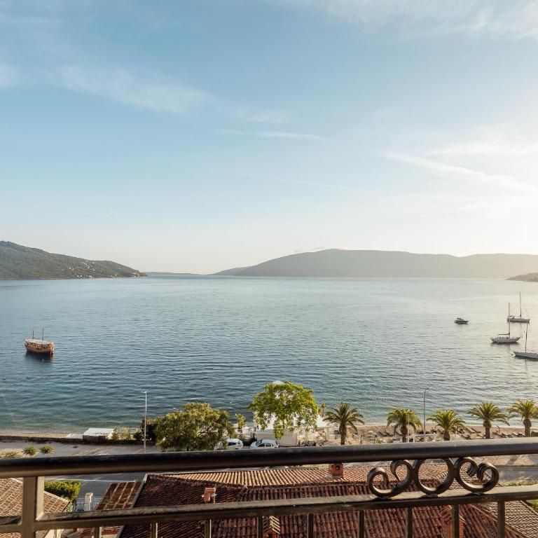 SkyView apartments - Deluxe Studio with Balcony and Sea View - 9