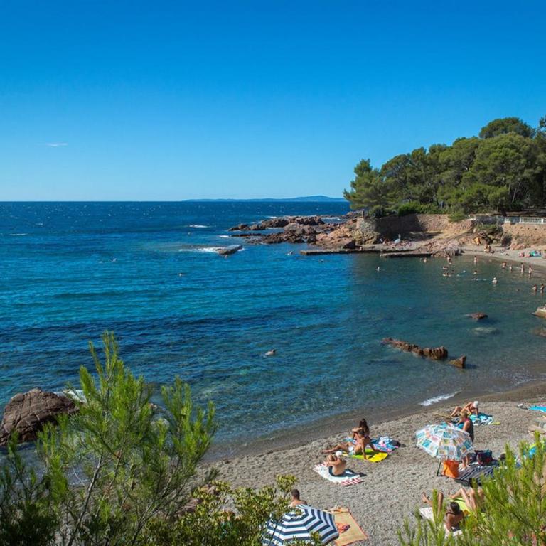 VILLA ANADINE - Aiguebonne BOULOURIS - PLEINE VUE MER - À 5 minutes à pied de la plage - Climatisée - Villa 3 Chambres - 55