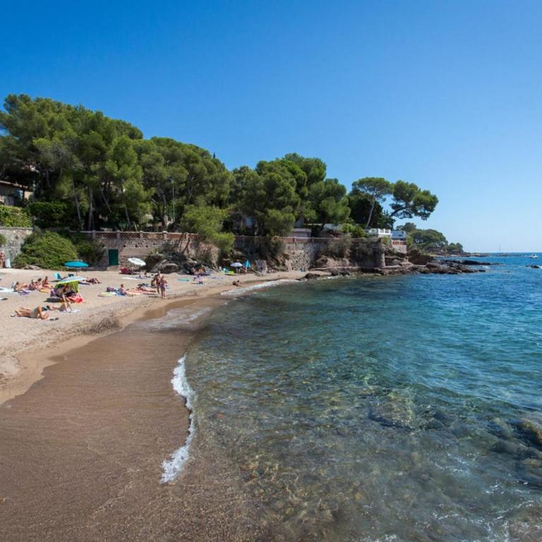 VILLA ANADINE - Aiguebonne BOULOURIS - PLEINE VUE MER - À 5 minutes à pied de la plage - Climatisée - Villa 3 Chambres - 52